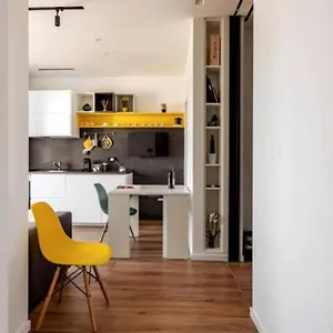 Carulli Design , Bari Włochy
